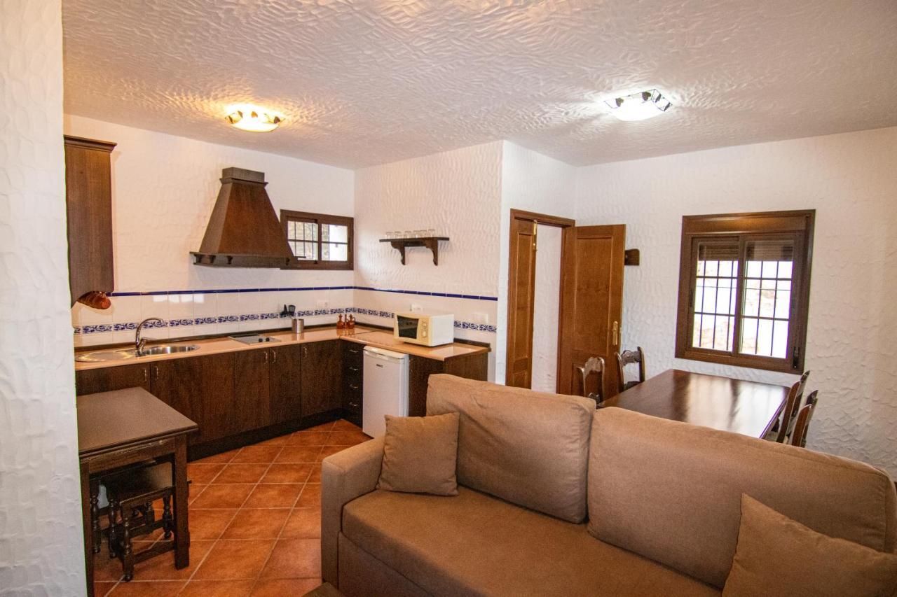 Tugasa Hotel Y Casas Rurales La Posada Villaluenga Del Rosario Dış mekan fotoğraf
