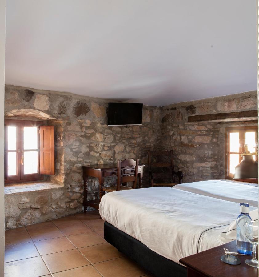 Tugasa Hotel Y Casas Rurales La Posada Villaluenga Del Rosario Dış mekan fotoğraf
