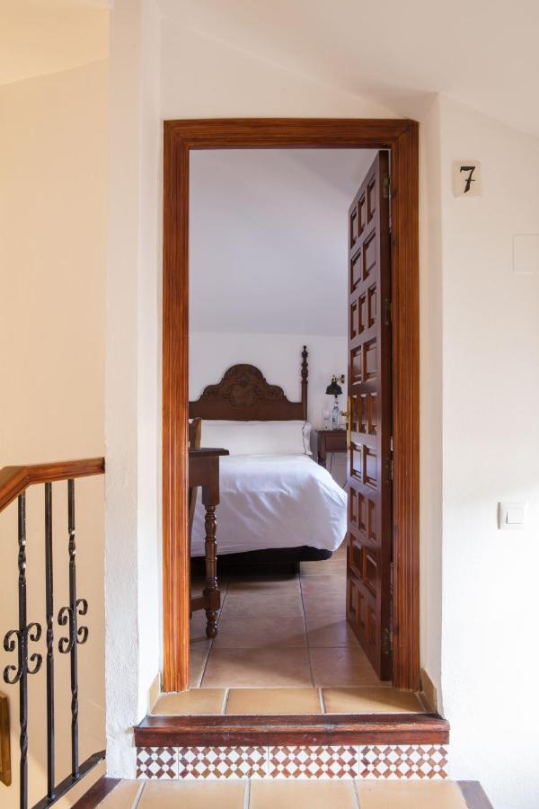 Tugasa Hotel Y Casas Rurales La Posada Villaluenga Del Rosario Dış mekan fotoğraf