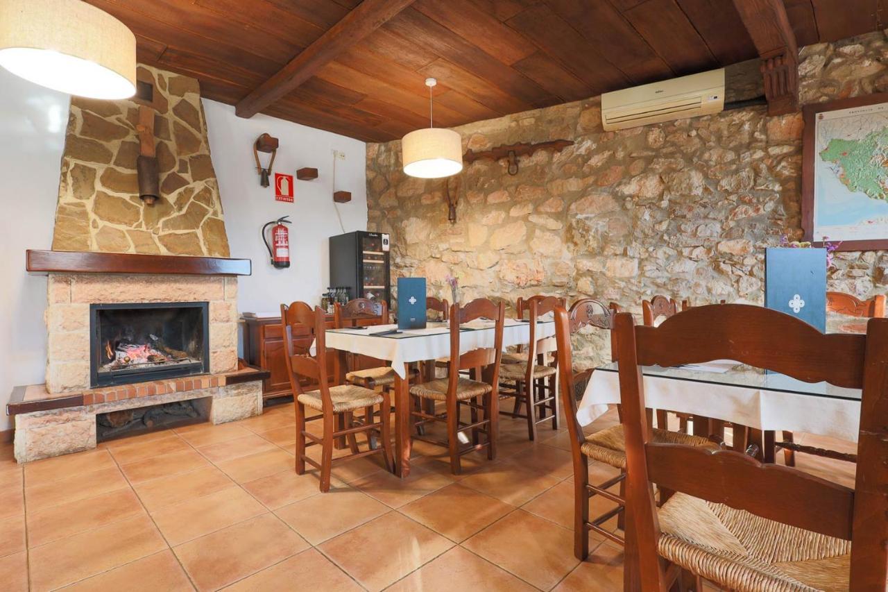 Tugasa Hotel Y Casas Rurales La Posada Villaluenga Del Rosario Dış mekan fotoğraf