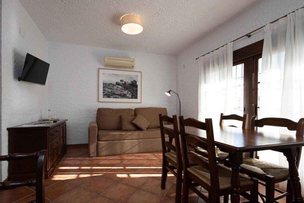 Tugasa Hotel Y Casas Rurales La Posada Villaluenga Del Rosario Dış mekan fotoğraf