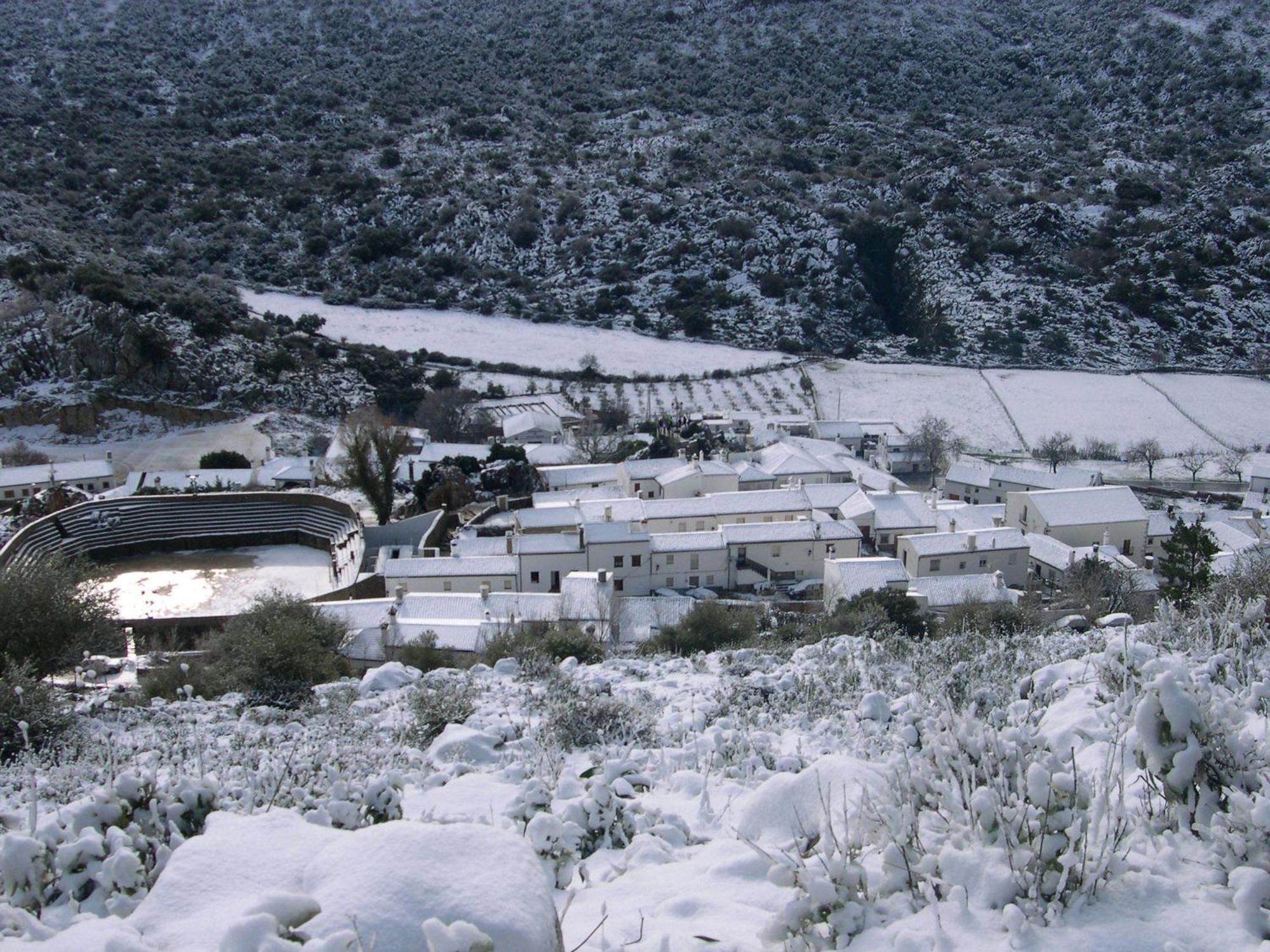 Tugasa Hotel Y Casas Rurales La Posada Villaluenga Del Rosario Dış mekan fotoğraf
