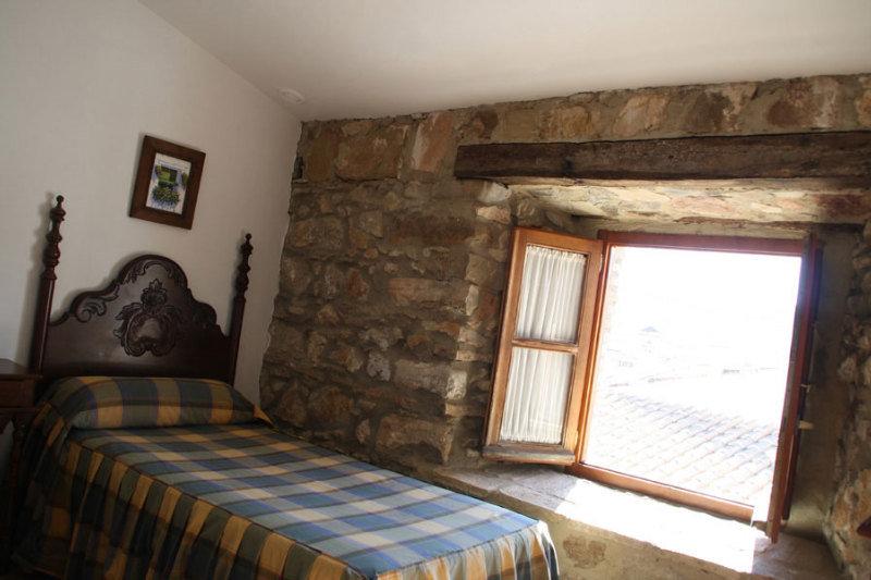 Tugasa Hotel Y Casas Rurales La Posada Villaluenga Del Rosario Dış mekan fotoğraf