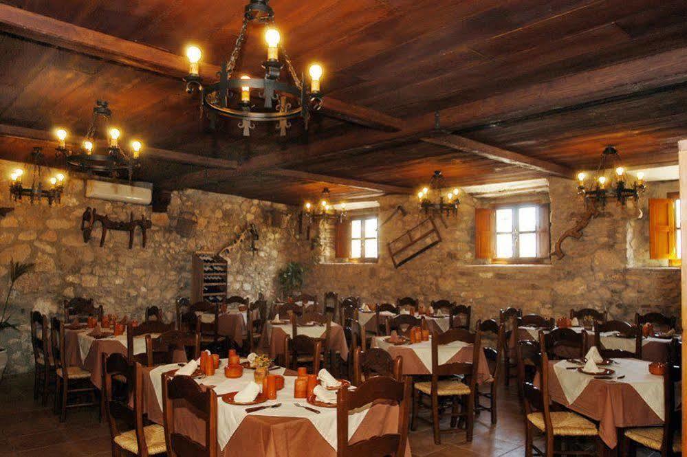 Tugasa Hotel Y Casas Rurales La Posada Villaluenga Del Rosario Dış mekan fotoğraf