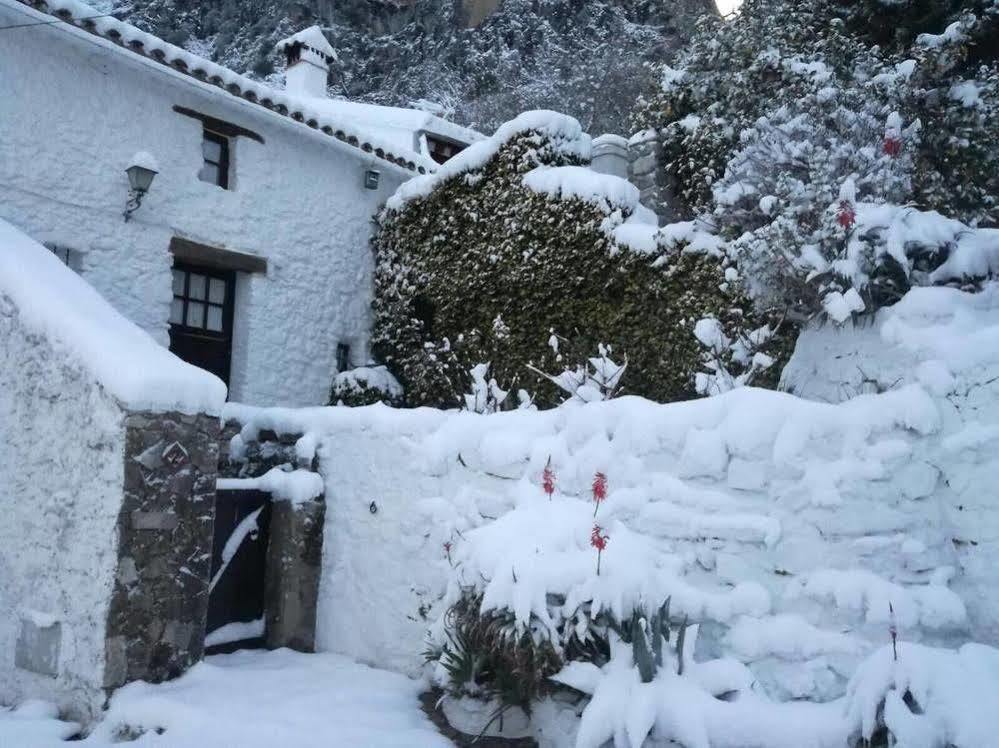 Tugasa Hotel Y Casas Rurales La Posada Villaluenga Del Rosario Dış mekan fotoğraf