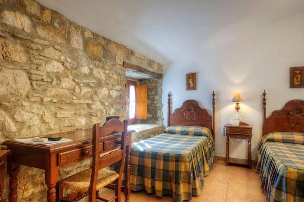 Tugasa Hotel Y Casas Rurales La Posada Villaluenga Del Rosario Dış mekan fotoğraf