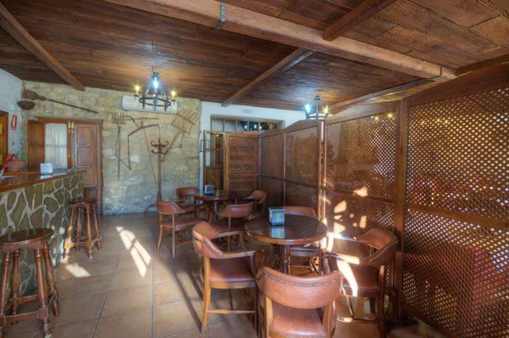 Tugasa Hotel Y Casas Rurales La Posada Villaluenga Del Rosario Dış mekan fotoğraf
